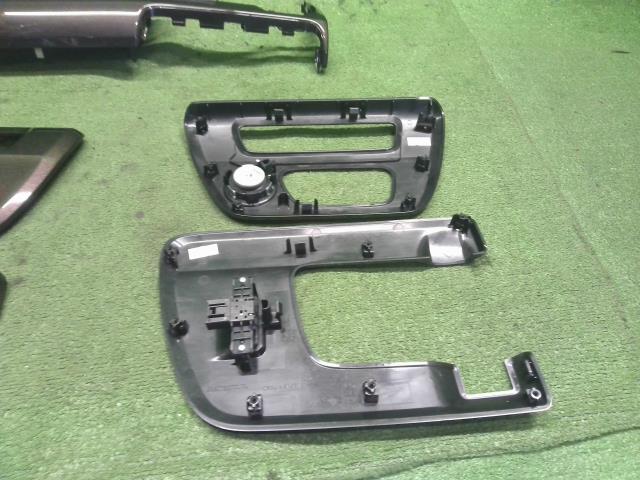 Ｎ－ＢＯＸ 内装部品 DBA-JF4 83506-TTA-J31ZA