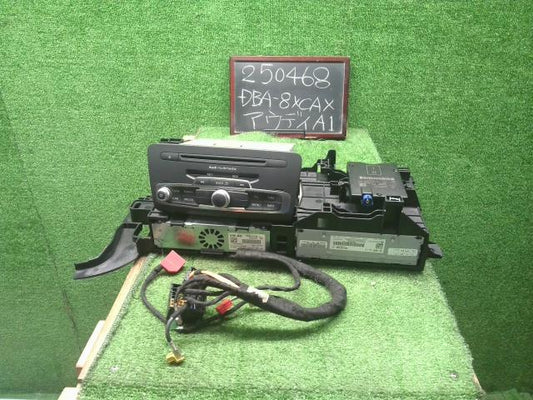 アウディ A1 カーナビゲーション DBA-8XCAX 8X0 035 678 B