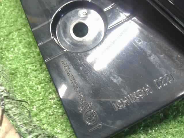 ｅＫクロス 右テールランプ 5AA-B37W MQ714736