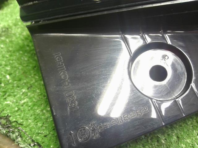 ｅＫクロス 左テールランプ 5AA-B37W MQ714741