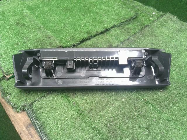 ノート ハイマウントストップランプ DAA-HE12 26590-5WK5A