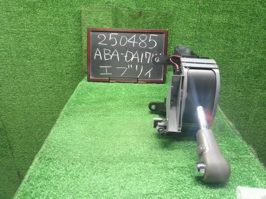 エブリィ シフトレバー ABA-DA17W 28100-64P30-BMF
