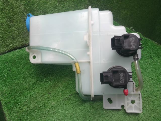 エブリィ ウォッシャータンク ABA-DA17W 38450-64P00