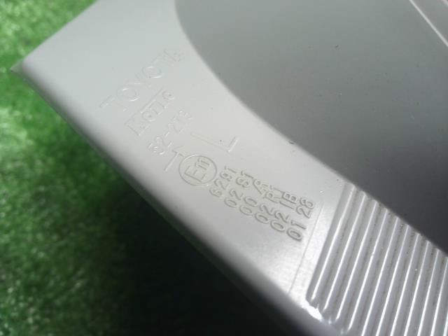 ヴィッツ 右テールランプ DBA-NSP135 81550-52B90