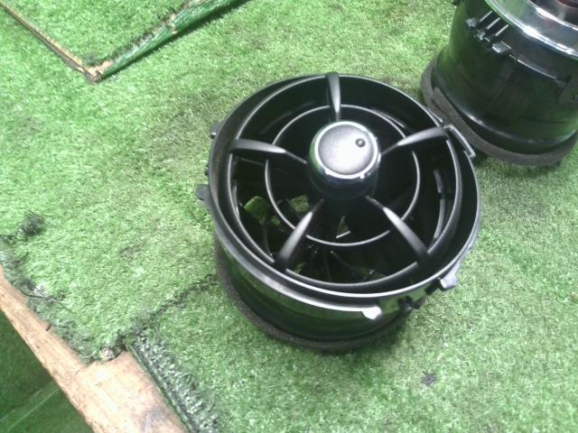 ヴィッツ 内装部品 DBA-NSP135 55404-52070-C2