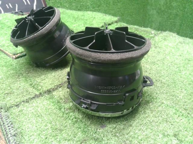 ヴィッツ 内装部品 DBA-NSP135 55404-52070-C2