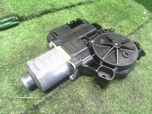 VW ポロ 左Ｆドアレギュレータ・モーター DBA-6RCBZ 6R0959801