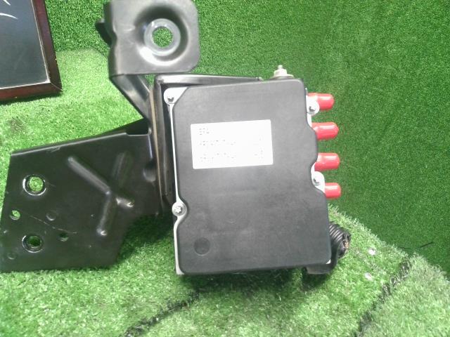 VW ポロ ＡＢＳアクチュエーター DBA-6RCBZ 6R0614517BA