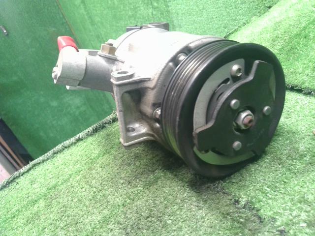 VW ポロ Ａ／Ｃコンプレッサー DBA-6RCBZ 5N0820803C