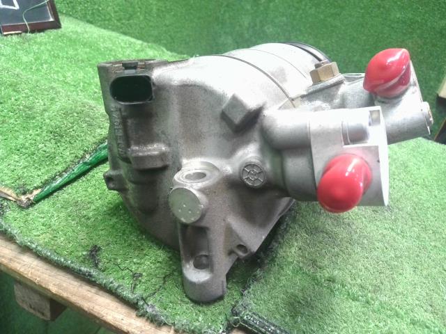 VW ポロ Ａ／Ｃコンプレッサー DBA-6RCBZ 5N0820803C