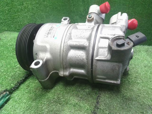 VW ポロ Ａ／Ｃコンプレッサー DBA-6RCBZ 5N0820803C