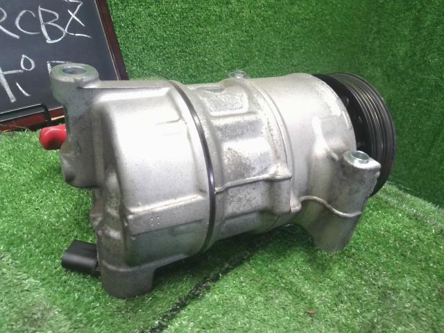VW ポロ Ａ／Ｃコンプレッサー DBA-6RCBZ 5N0820803C