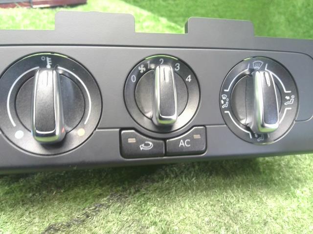 VW ポロ Ａ／Ｃスイッチパネル DBA-6RCBZ 6R0820045G