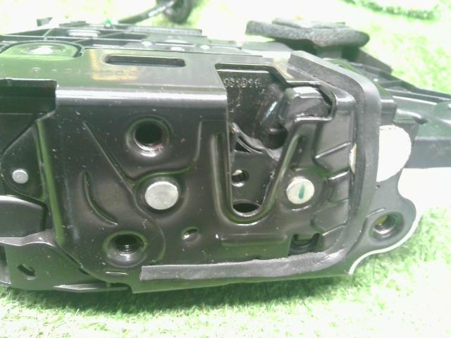 VW ポロ 右Ｆドアロックソレノイド DBA-6RCBZ 5K2837016B