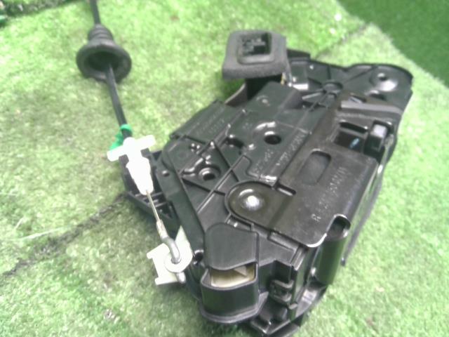VW ポロ 右Ｆドアロックソレノイド DBA-6RCBZ 5K2837016B