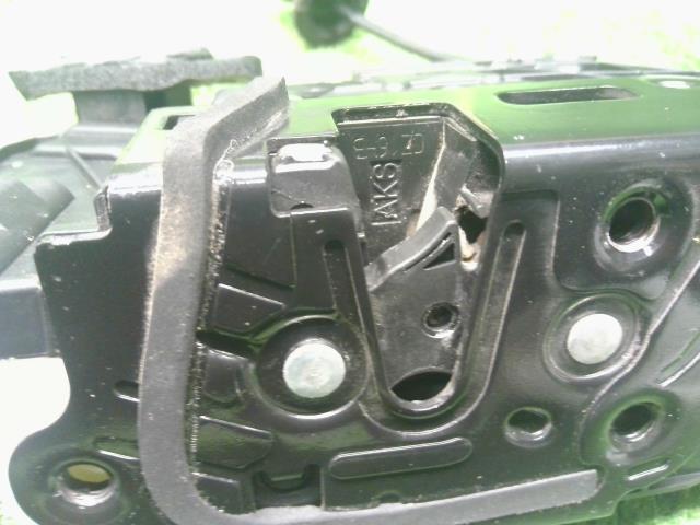 VW ポロ 左Ｆドアロックソレノイド DBA-6RCBZ 5K2837015B