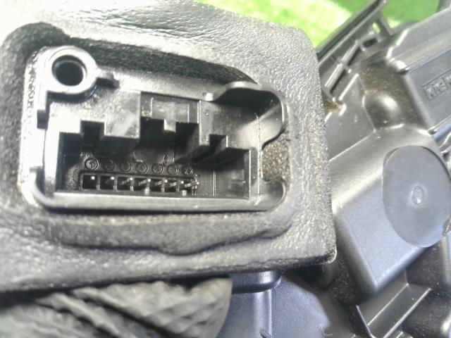 VW ポロ 左Ｆドアロックソレノイド DBA-6RCBZ 5K2837015B