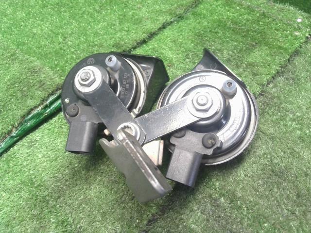 VW ポロ ホーン DBA-6RCBZ 6R0951221A