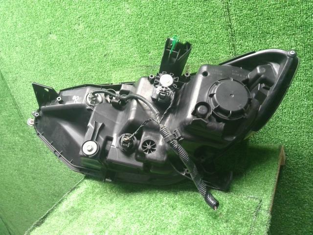 シャトル 右ヘッドランプＡＳＳＹ DAA-GP8 33100-TD4-J11