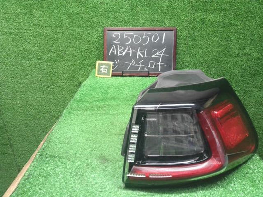 ジープ チェロキー 右テールランプ ABA-KL24