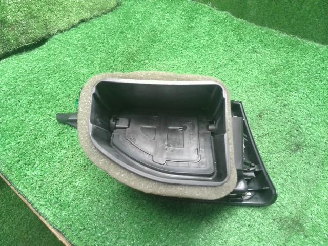 ジープ チェロキー 内装部品 ABA-KL24