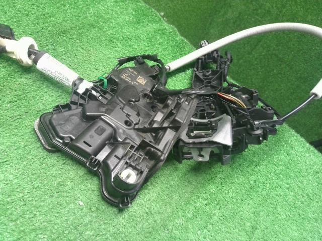 VW ゴルフヴァリアント 右Ｆドアロックソレノイド 3AA-CDDLAV
