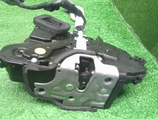 VW ゴルフヴァリアント 左Ｆドアロックソレノイド 3AA-CDDLAV