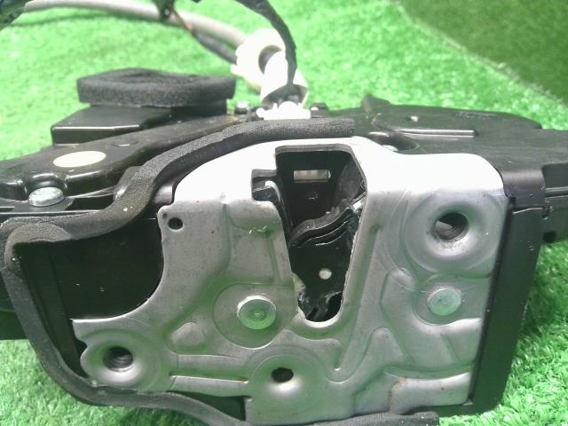 VW ゴルフヴァリアント 左Ｆドアロックソレノイド 3AA-CDDLAV