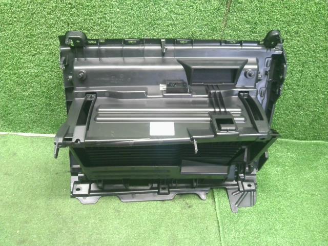 VW ゴルフヴァリアント グローブＢＯＸ 3AA-CDDLAV