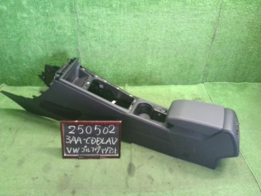 VW ゴルフヴァリアント コンソールボックス 3AA-CDDLAV