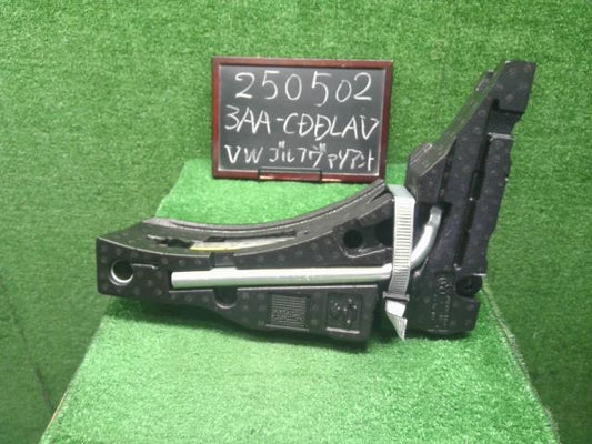 VW ゴルフヴァリアント 車載工具 3AA-CDDLAV
