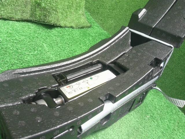 VW ゴルフヴァリアント 車載工具 3AA-CDDLAV