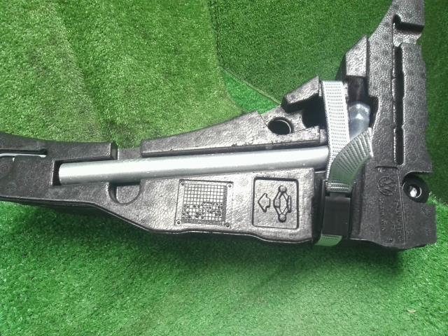 VW ゴルフヴァリアント 車載工具 3AA-CDDLAV