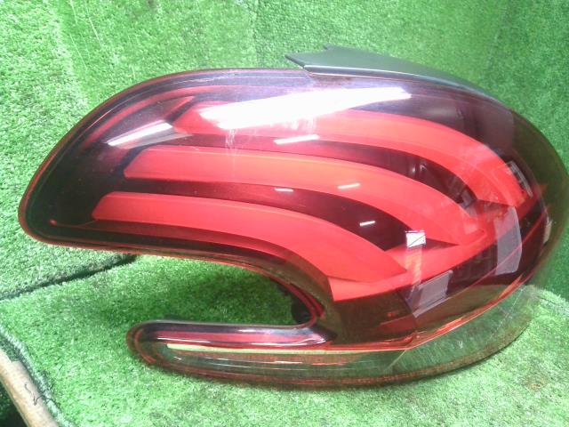 プジョー 208 左テールランプ ABA-A9HN01
