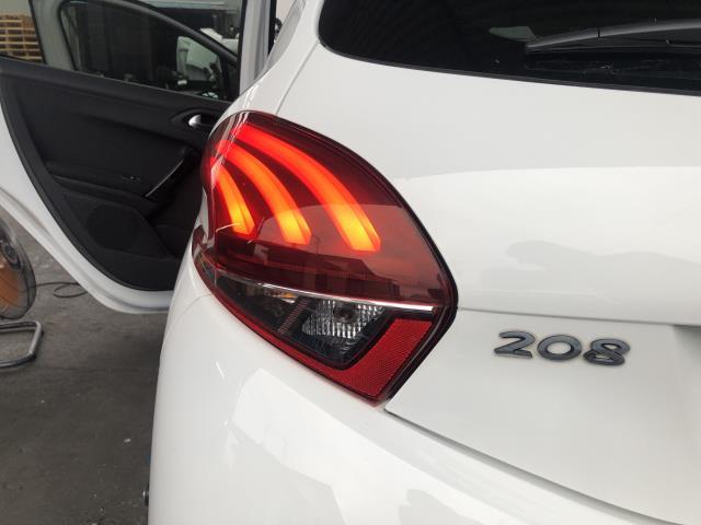プジョー 208 左テールランプ ABA-A9HN01
