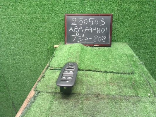 プジョー 208 パワーウインドウスイッチ ABA-A9HN01