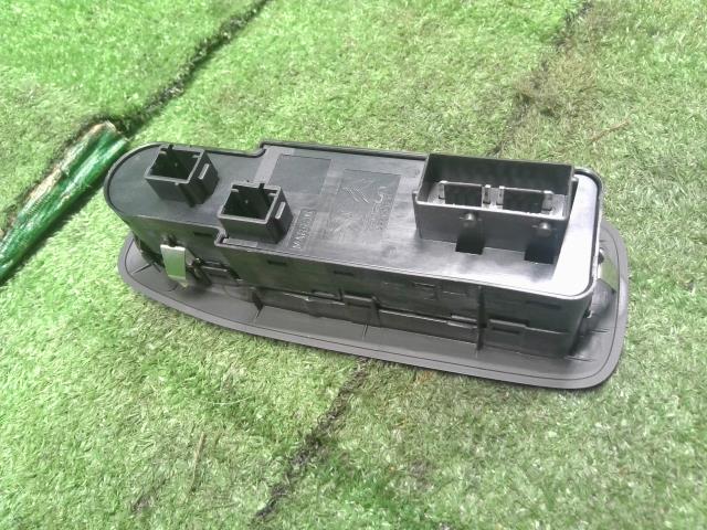 プジョー 208 パワーウインドウスイッチ ABA-A9HN01