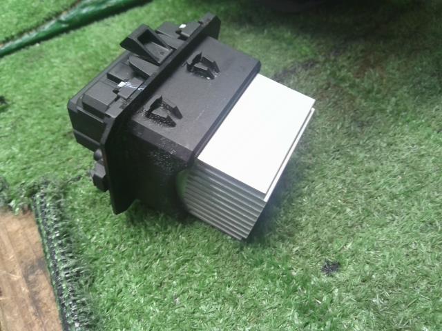 プジョー 208 ヒーターブロアモーター ABA-A9HN01