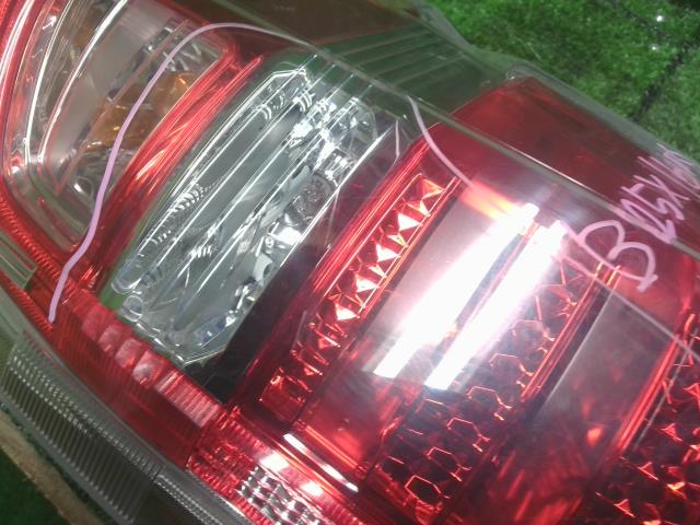 ステップワゴン 右テールランプ DBA-RK1 33500-SZW-J11