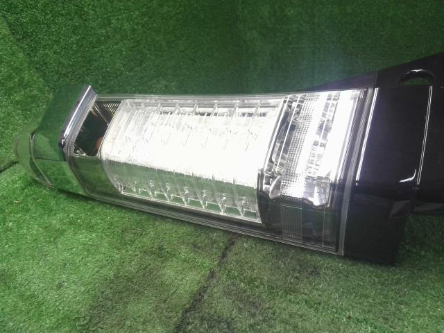 Ｎ－ＢＯＸ 左テールランプ DBA-JF2 33551-TY0-J51