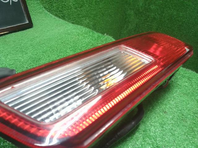 アルト 右テールランプ DBA-HA36S 35650-74P00