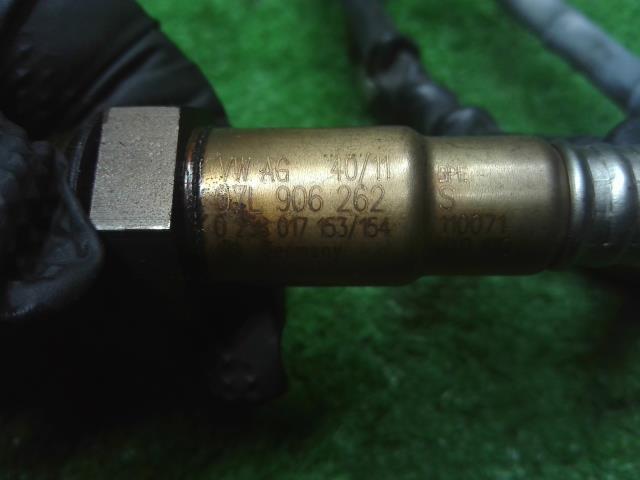 アウディ A4 オーツーセンサー DBA-8KCDN