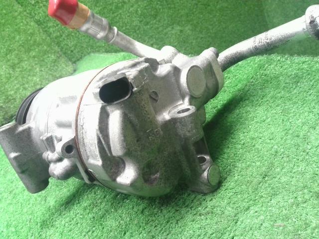 アウディ A4 Ａ／Ｃコンプレッサー DBA-8KCDN