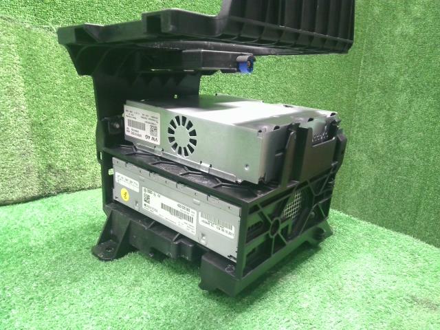 アウディ A4 オーディオアンプ DBA-8KCDN