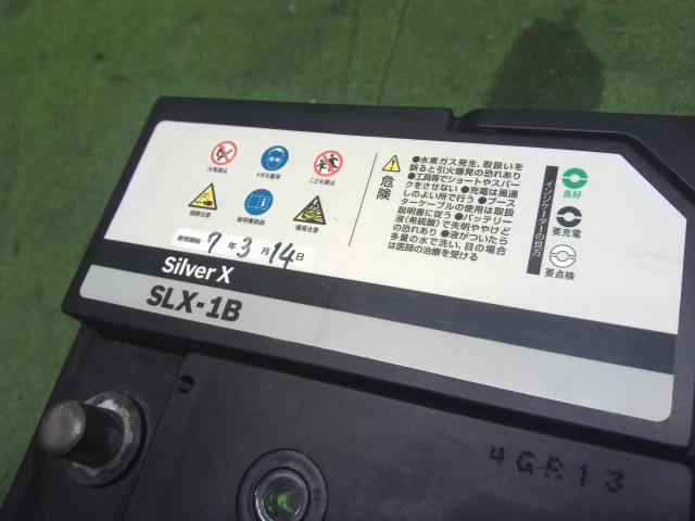 アウディ A4 バッテリー DBA-8KCDN