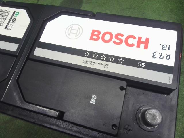 アウディ A4 バッテリー DBA-8KCDN