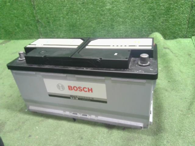 アウディ A4 バッテリー DBA-8KCDN