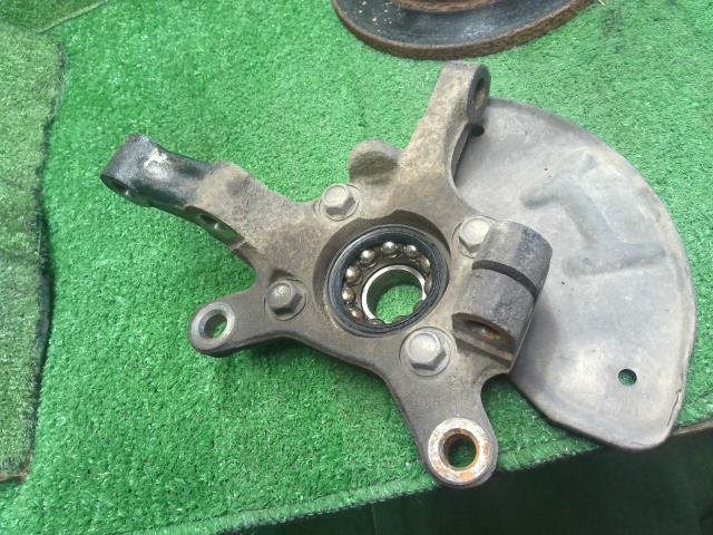 ミニキャブ 左ＦナックルハブＡＳＳＹ GBD-U62T MR353692