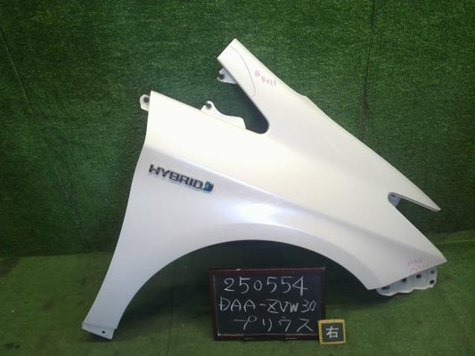 プリウス 右Ｆフェンダー DAA-ZVW30 53801-47050
