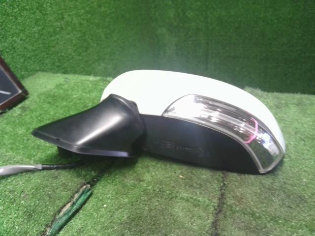 プリウス 左サイドミラー DAA-ZVW30 87910-47140